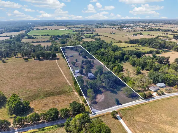 1080 Apache Road, Sparta, MO 65753