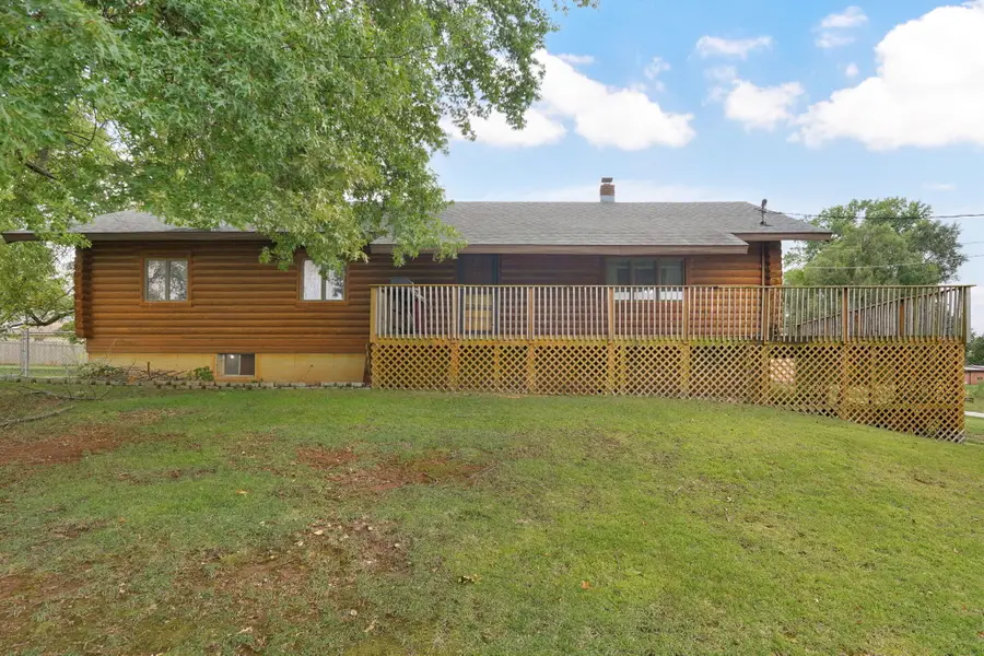 416 W Water Street, Mount Vernon, MO 65712 - #2