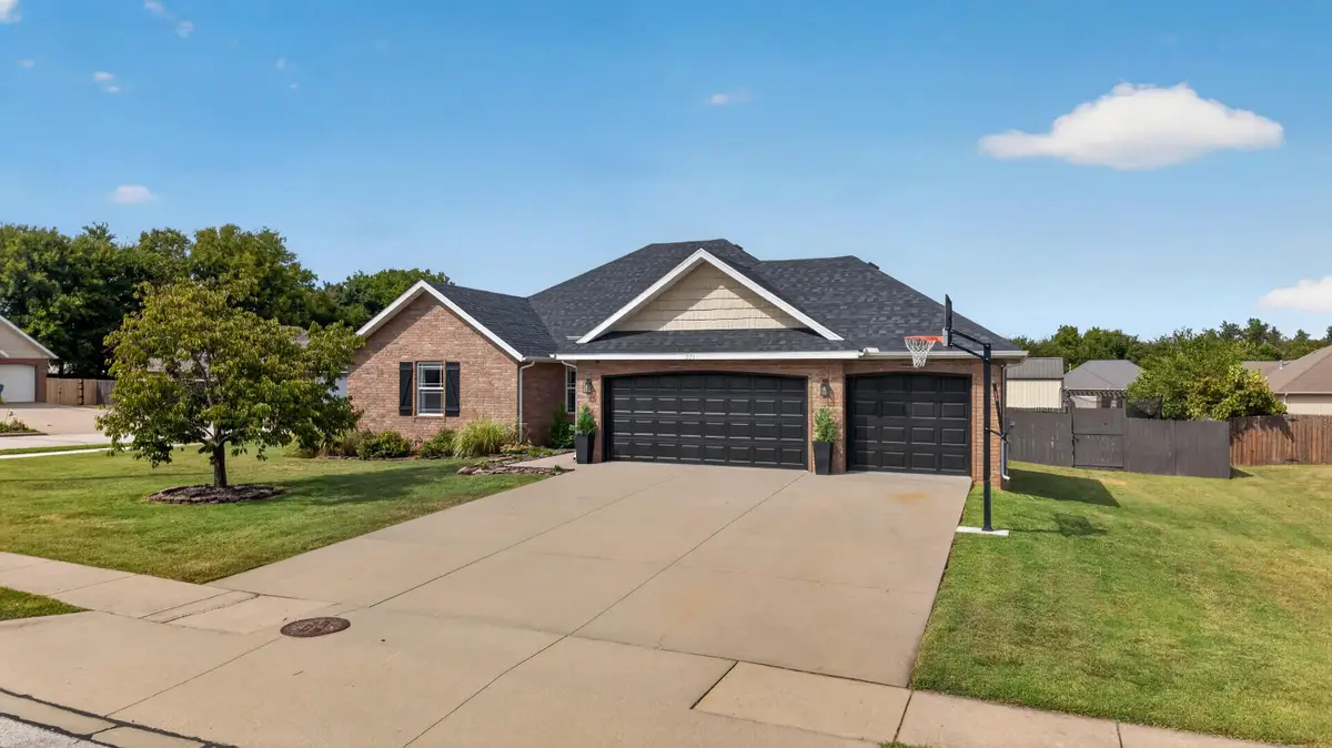 221 Pheasant, Willard, MO 65781 - #1