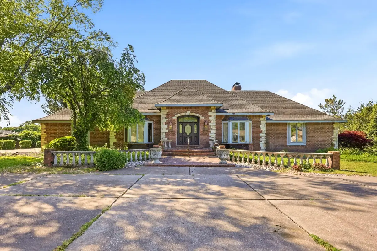 2552 S Skyline Drive, Springfield, MO 65804 - #1