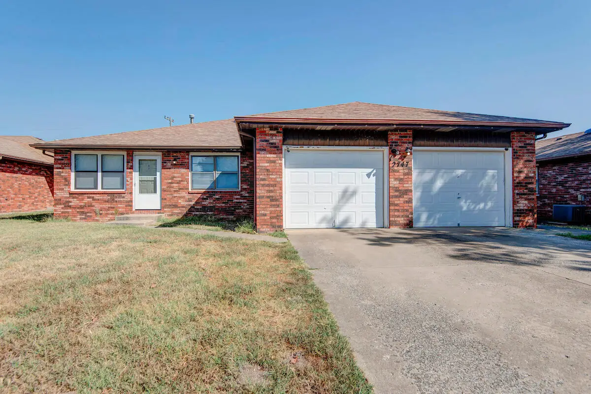 2747 E Mcdaniel Street #A & B, Springfield, MO 65802 - #1