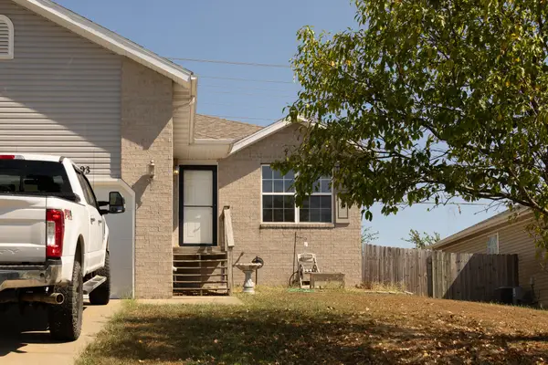 403 W Chestnut Road, Nixa, MO 65714