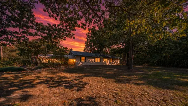 7061 County Road 9580, West Plains, MO 65775
