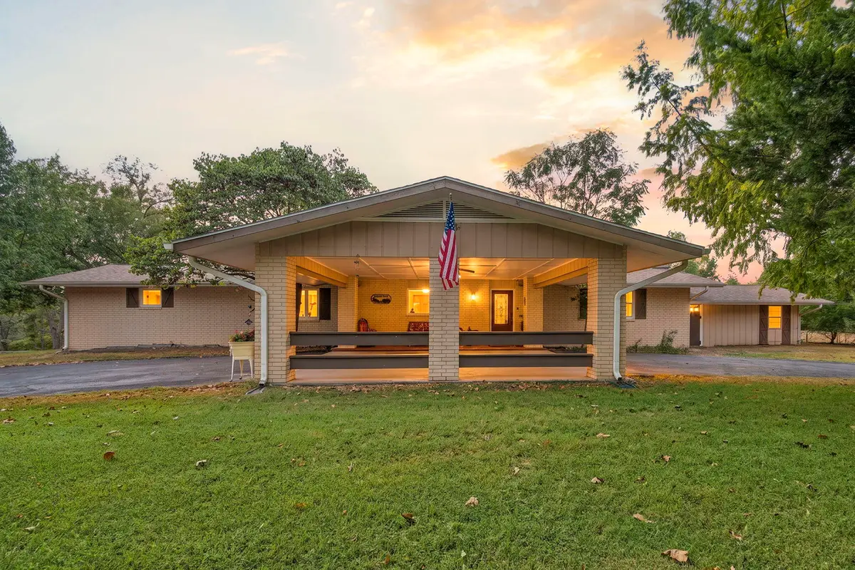 165 Cougar Trail W, Branson, MO 65616 - #1