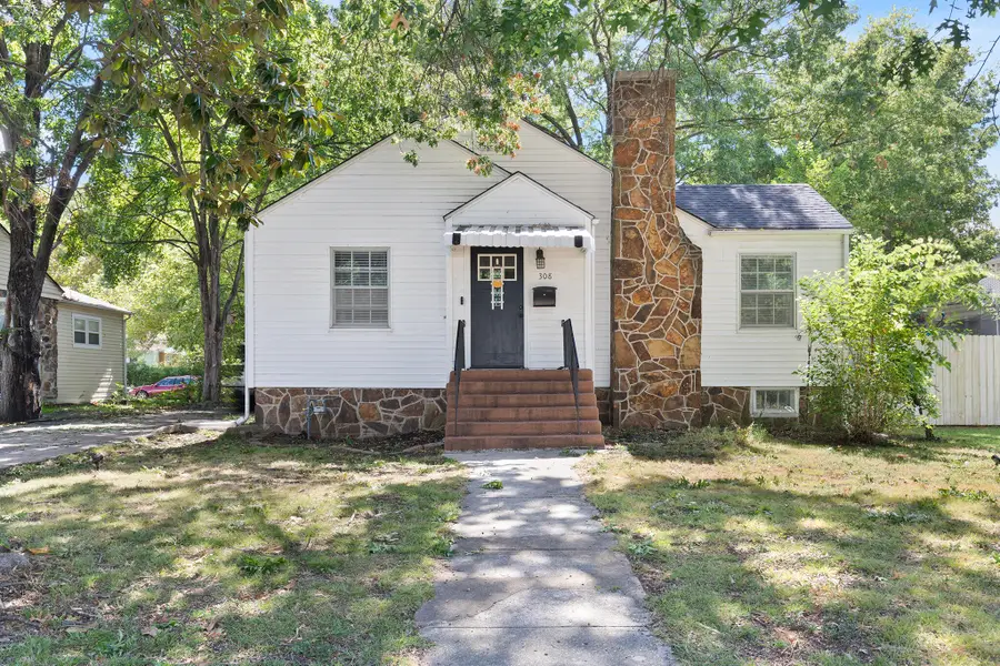 308 E Centennial Avenue, Carthage, MO 64836 - #2