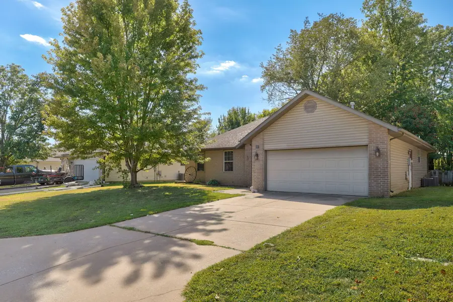341 S Bernier Avenue, Springfield, MO 65802 - #3