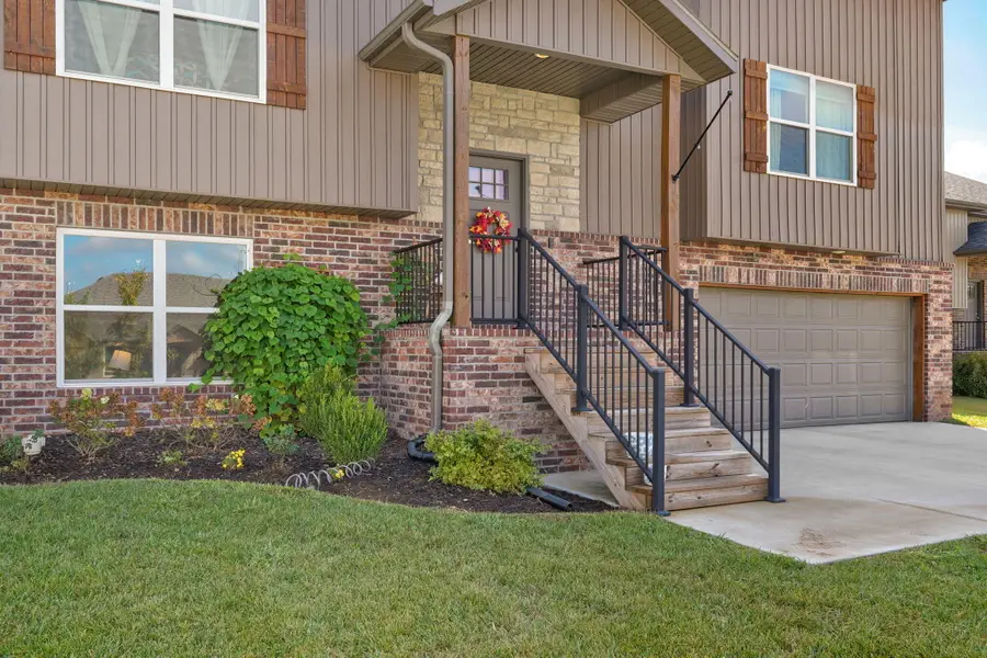 1106 S Swift Avenue, Ozark, MO 65721 - #2