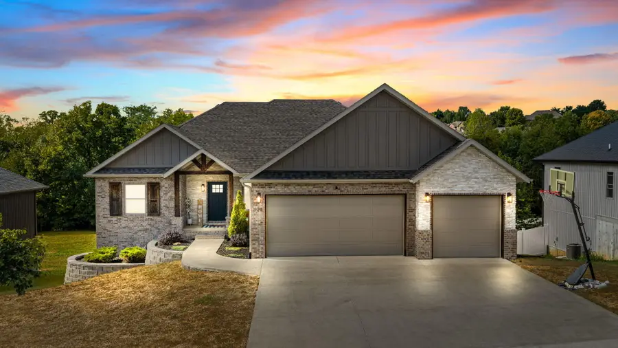 2127 N Bradbury Lane, Ozark, MO 65721 - #2