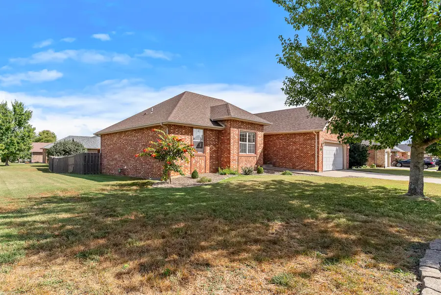 867 W Sole Drive, Nixa, MO 65714 - #3