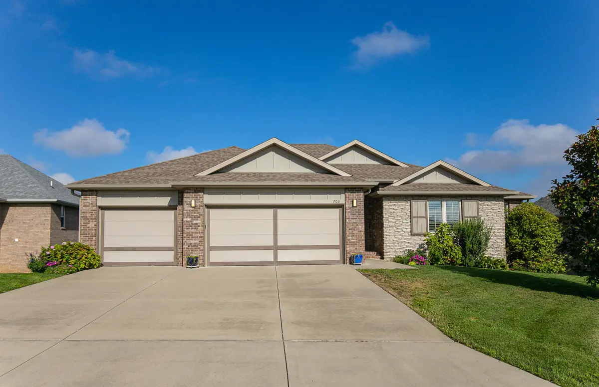 703 N Fox Hill Circle, Nixa, MO 65714 - #1