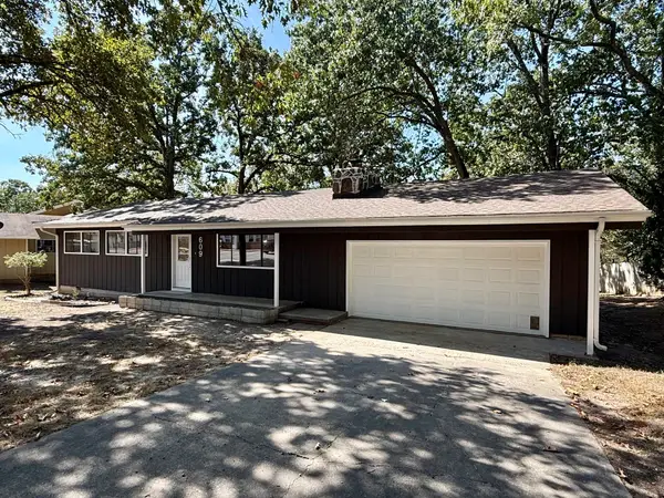 609 Knox Avenue, Hollister, MO 65672