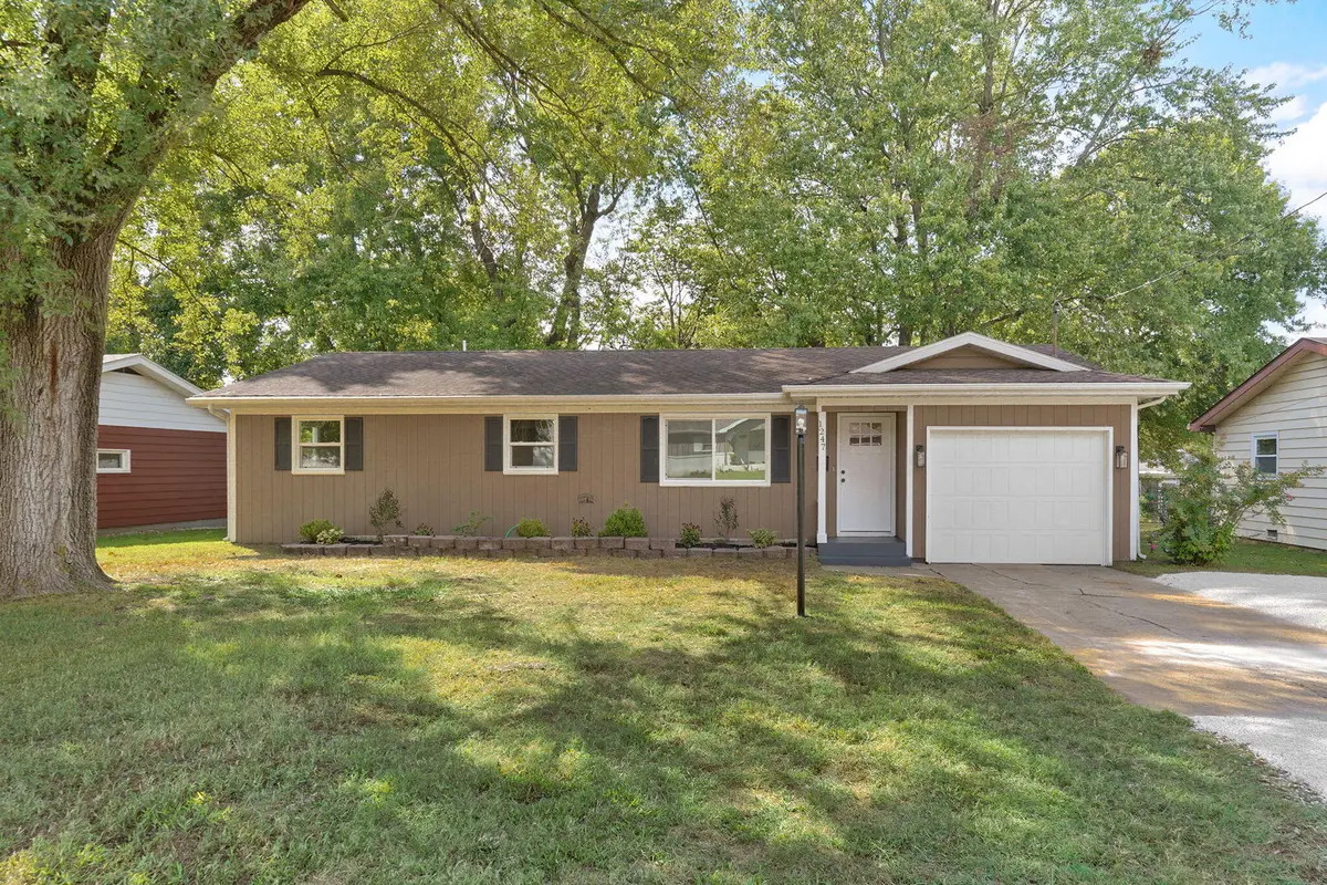 1247 S Estate Avenue, Springfield, MO 65804 - #1