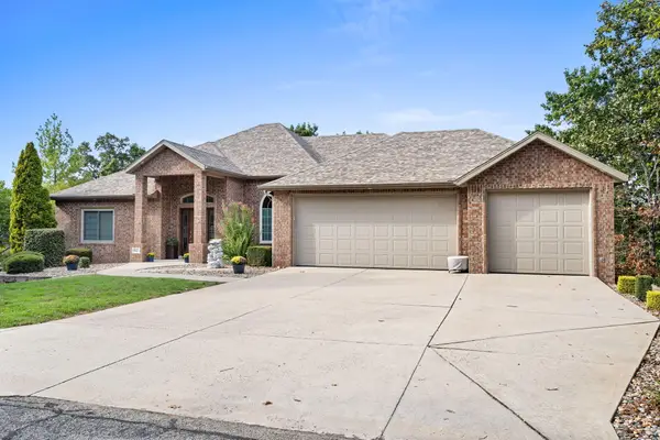 842 Silver Cliff Way, Branson West, MO 65737