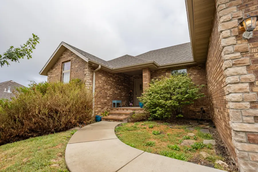 1095 E Daisy Falls Drive, Nixa, MO 65714 - #3