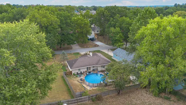 5705 S Honeysuckle Lane, Battlefield, MO 65619