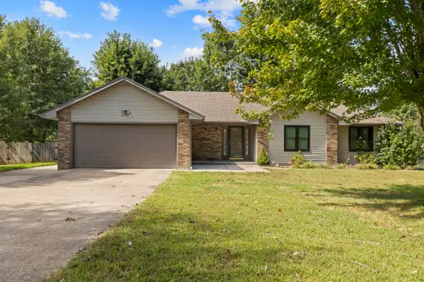 4049 S Tipperary Avenue, Rogersville, MO 65742