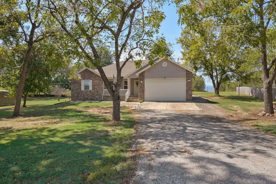 417 N Sunset Avenue, Bolivar, MO 65613 - #2