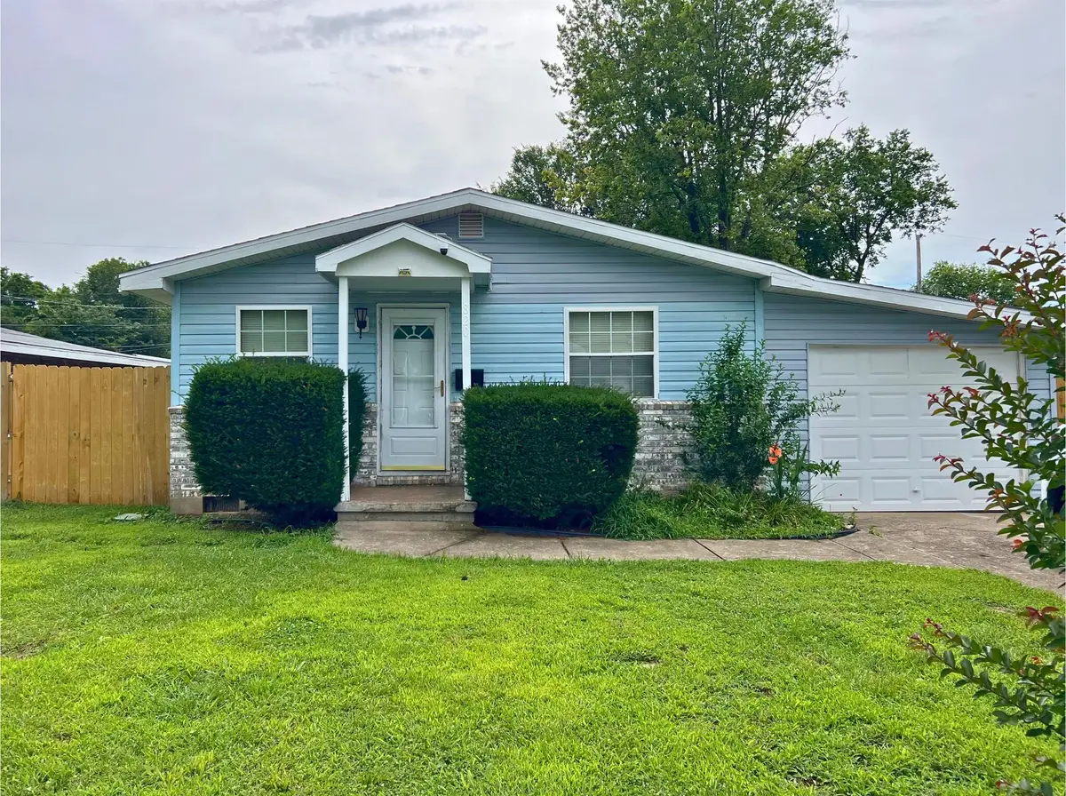 820 N Brown Avenue, Springfield, MO 65802 - #1