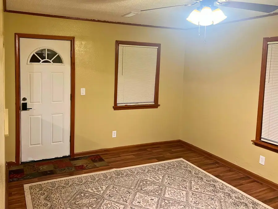 820 N Brown Avenue, Springfield, MO 65802 - #2