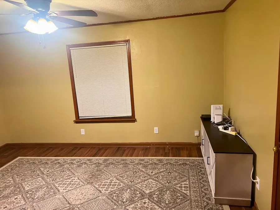 820 N Brown Avenue, Springfield, MO 65802 - #3