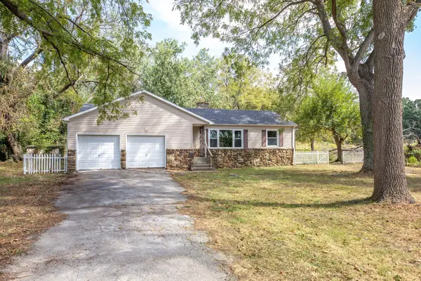 4026 N Farm Road 141, Springfield, MO 65803