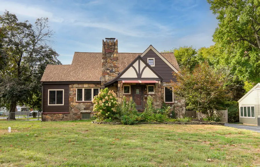 1328 E Bennett Street, Springfield, MO 65804 - #2