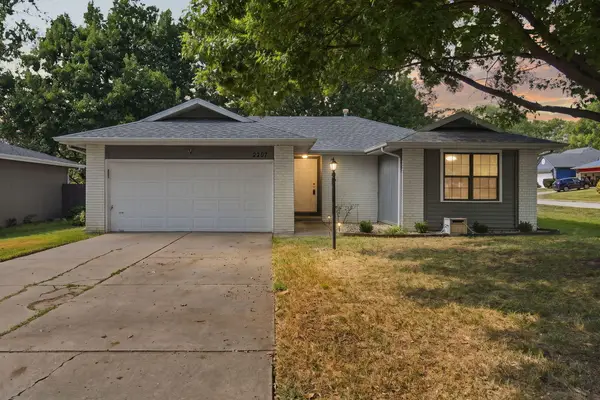 2207 S Nettleton Avenue, Springfield, MO 65807