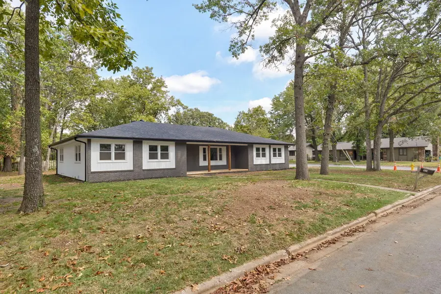 1025 W Vancouver Street, Springfield, MO 65803 - #2