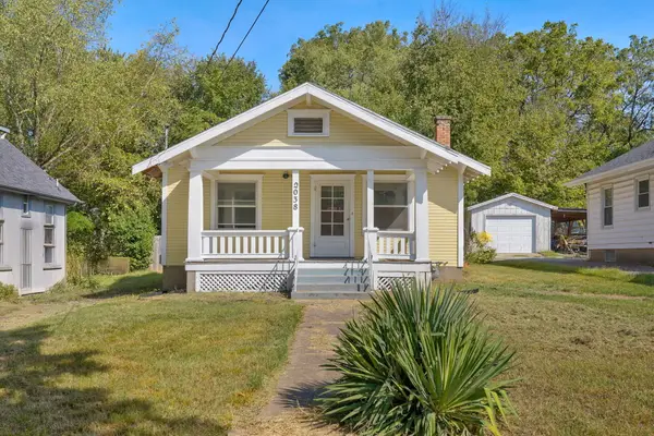 2038 N Douglas Avenue, Springfield, MO 65803