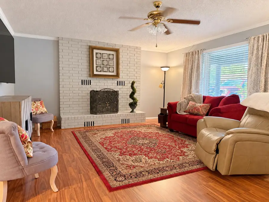 1718 Honeysuckle, Mountain Home, AR 72653 - #2