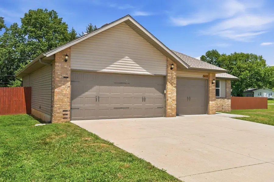 505 S Forest Lane, Republic, MO 65738 - #3