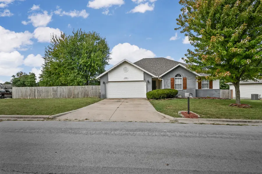 1302 W Turnberry Boulevard, Ozark, MO 65721 - #2