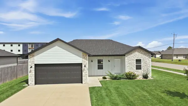 103 W Bluegrass Street, Rogersville, MO 65742
