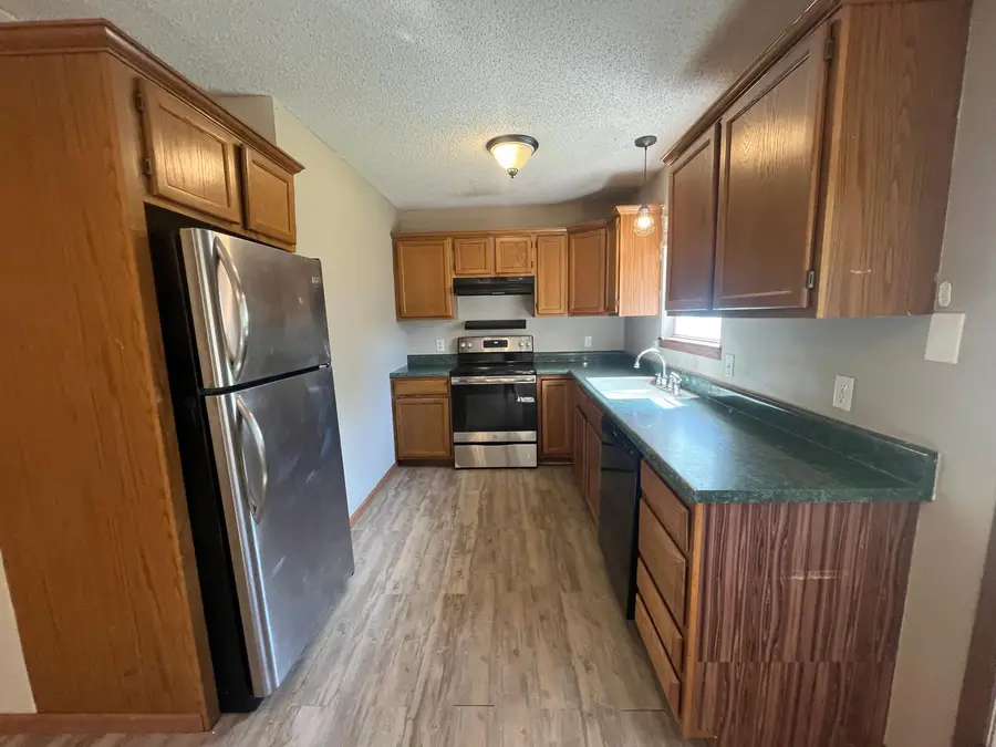 1045 N Dickerson Avenue, Springfield, MO 65803 - #2