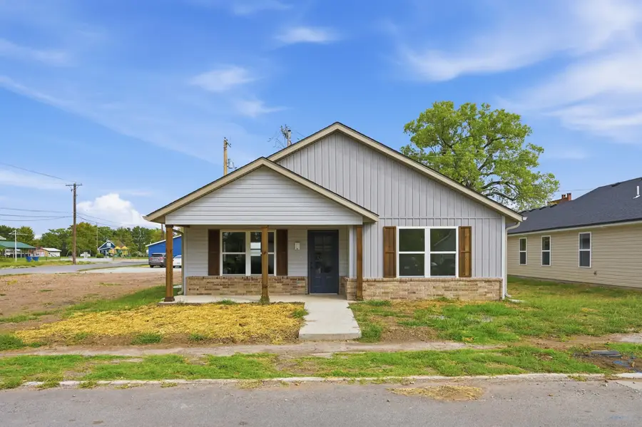 318 W Daugherty Street, Carterville, MO 64835 - #3