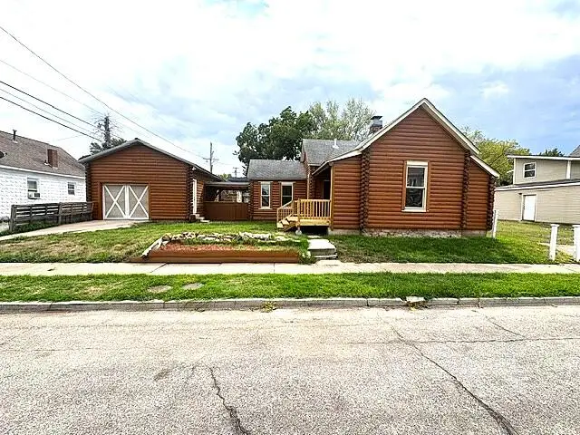 816 W 3rd Street, Joplin, MO 64801 - #1