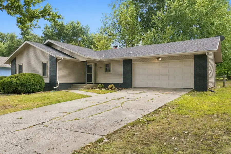 3046 W Countryside Drive, Springfield, MO 65807 - #2