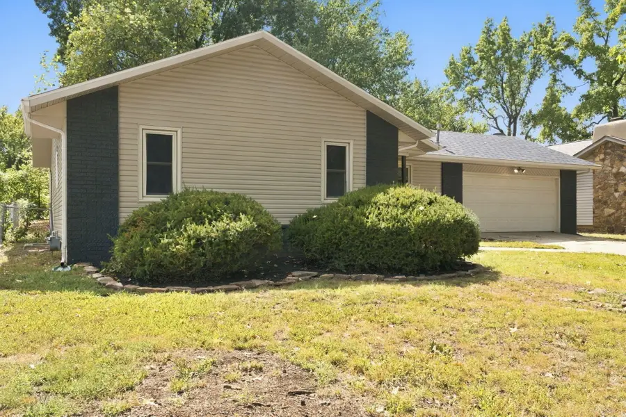 3046 W Countryside Drive, Springfield, MO 65807 - #3