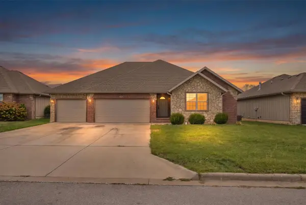 674 N Rockingham Avenue, Nixa, MO 65714