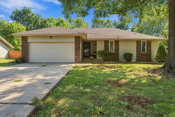 1120 E Highpoint Street, Springfield, MO 65810