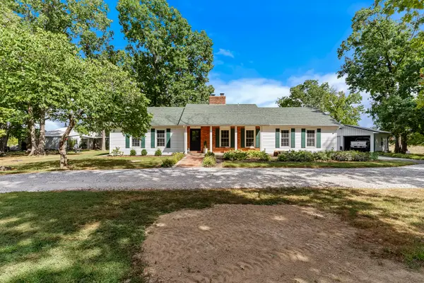 488 Oak Ridge Road, Sparta, MO 65753