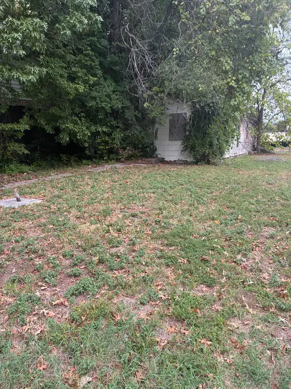 203 W Dallas Street, Mt Vernon, MO 65712