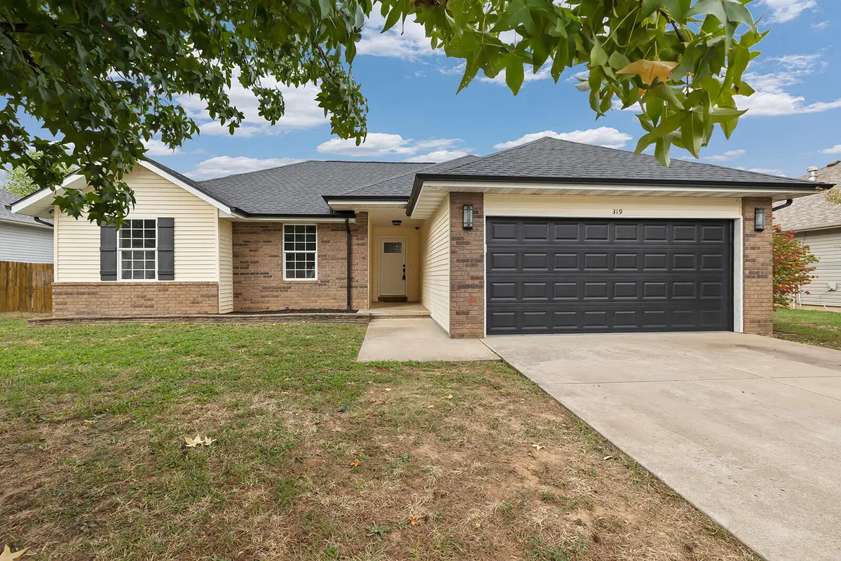 319 W Cherokee, Clever, MO 65631 - #1