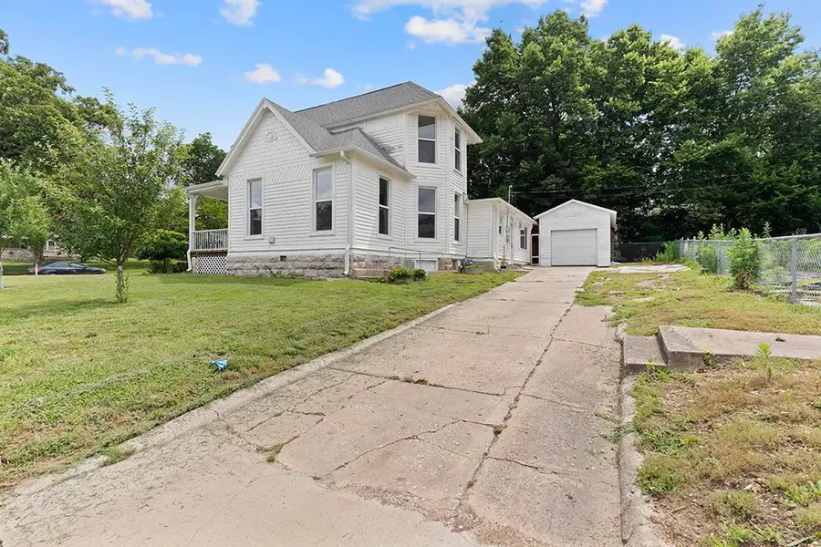 505 E Center Street, Mount Vernon, MO 65712 - #2