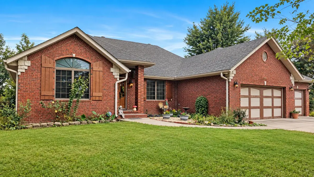 588 E Southernview Road, Ozark, MO 65721 - #1