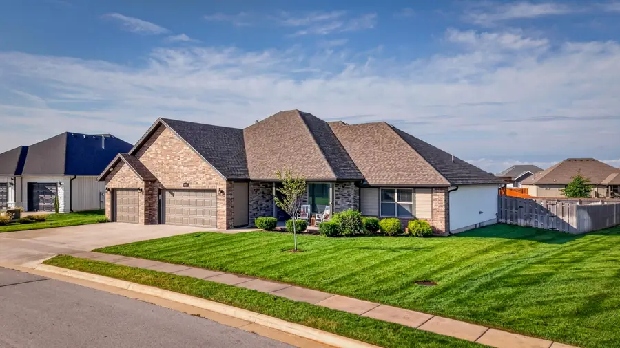 4365 N Venice Avenue, Ozark, MO 65721 - #2