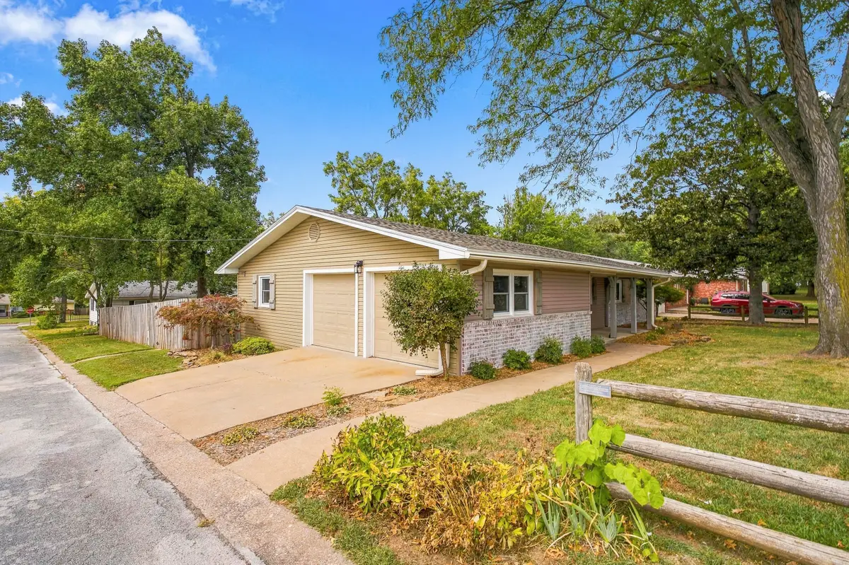 1665 S Catalina Avenue, Springfield, MO 65804 - #1
