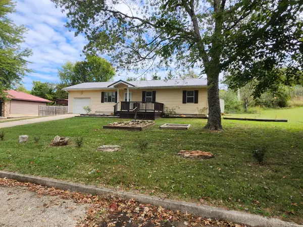 824 S Vine Street, Marshfield, MO 65706