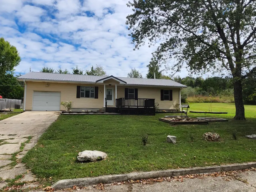 824 S Vine Street, Marshfield, MO 65706 - #2