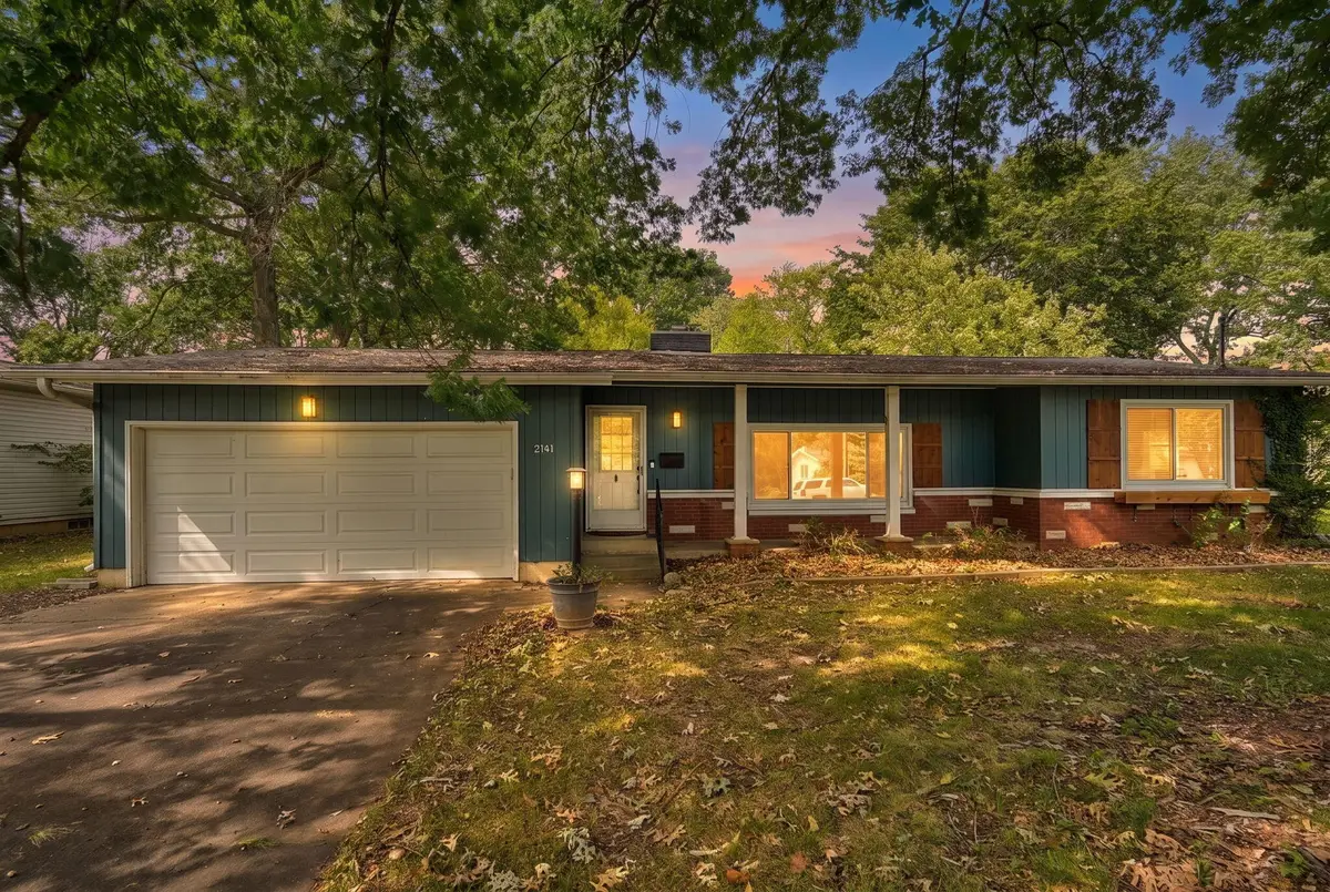2141 S Oak Grove Avenue, Springfield, MO 65804 - #1